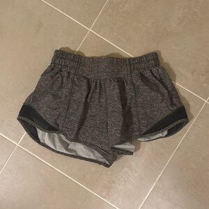 Lululemon Hotty Hot Shorts 2.5”